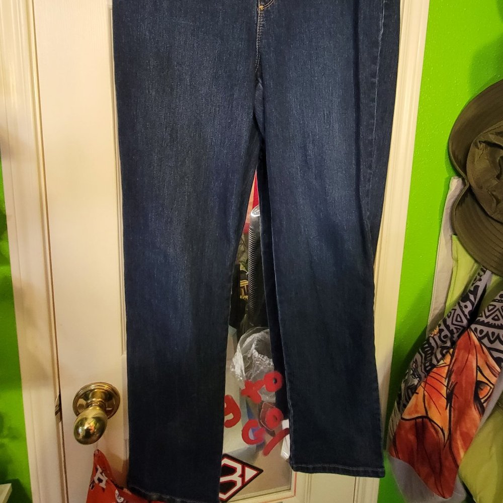 Lee Relaxed Fit Jeans - Picture 2 of 2